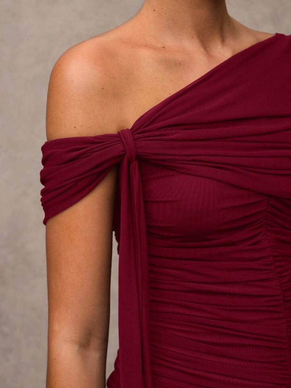 Elegant One-Shoulder Burgundy Evening Dress - Picture 8 of 8
